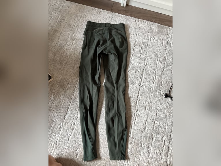 Sehr selten getragene grüne Reithose