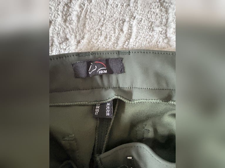 Sehr selten getragene grüne Reithose