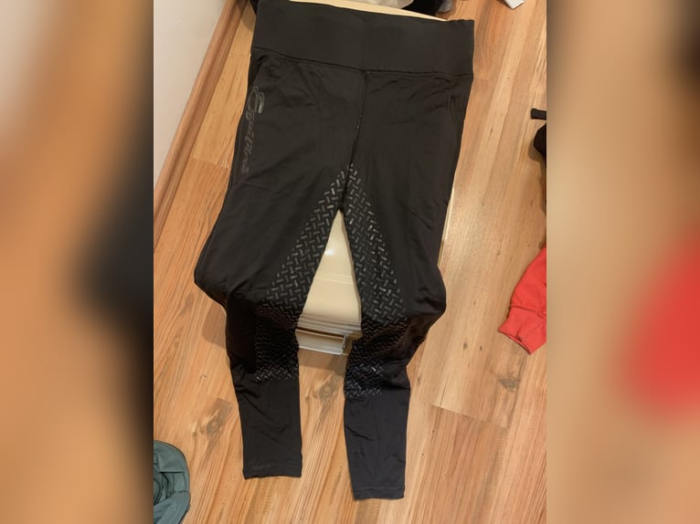 Verschiedene Reithosen und Oberteile Gr. XS und S