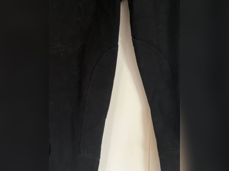 Schwarze Reithose Kniebesatz