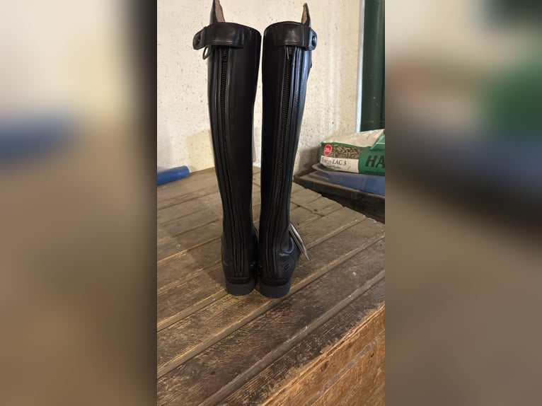 Ariat Heritage Contour
