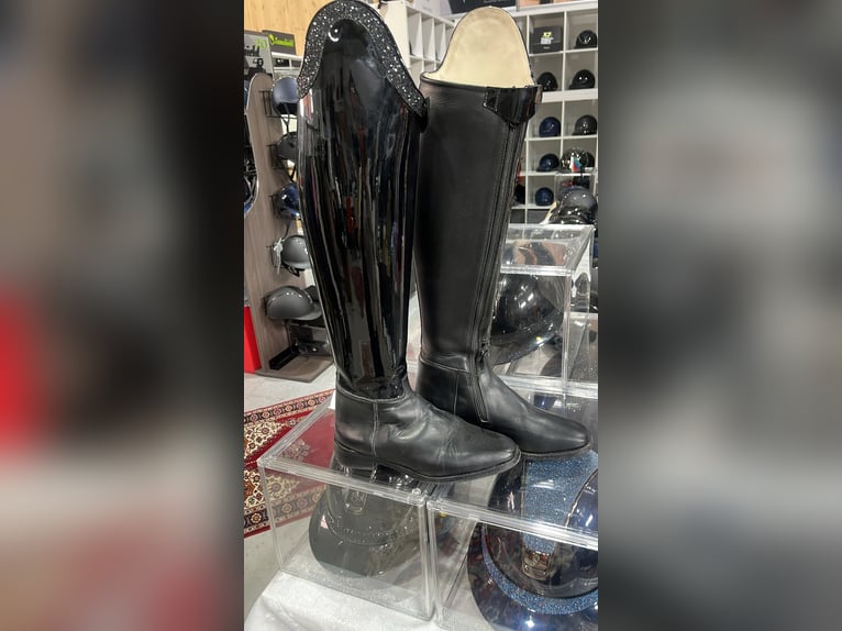 Neuwertige Lackstiefel mit Glitzerumrandung