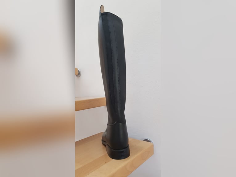 Reitstiefel Petrie schwarz Größe 5,5 (Fuß), 46 (Schafthöhe) 37 (Wade) Reißverschluss vorne innen