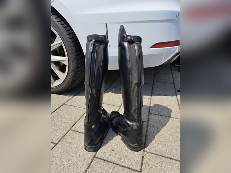 Schwarze Lederstiefel von Petries 