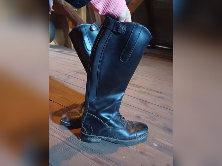 Ich verkaufe reitstiefel 