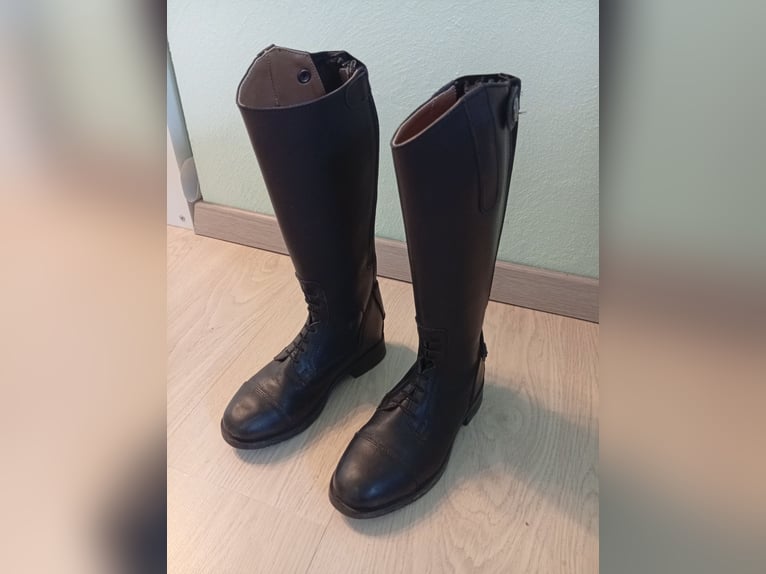 Kaum getragene Lederreitstiefel Größe 32
