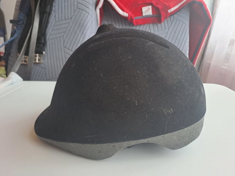 Reitstiefel, Helme, Schutzwesten,...