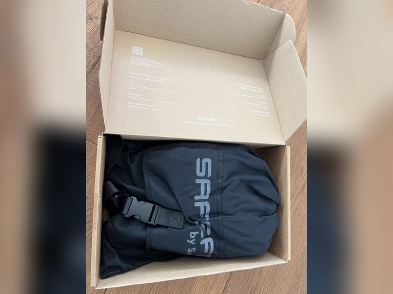 SAFEFIT Airbag-Weste Grösse M - NEU und Original verpackt, wie gekauft bei peiker cee