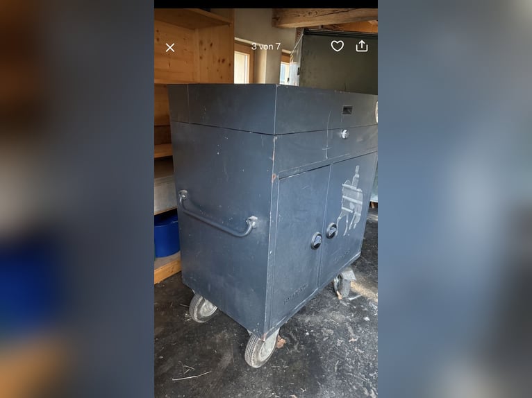 Turnierschrank Sattelschrank Pferdeschrank