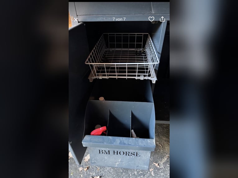Turnierschrank Sattelschrank Pferdeschrank