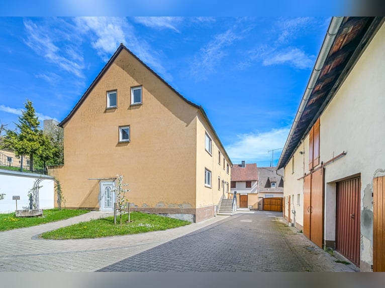 Leben auf dem Land – Landw. Anwesen mit 2-Fam. Haus in Müdesheim zu verkaufen