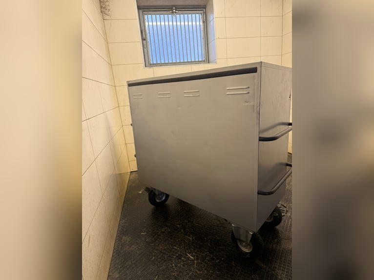 Alfako Maxi Prestige Pferde-Turnierschrank inkl. 2 Überzüge & Top-Schrank