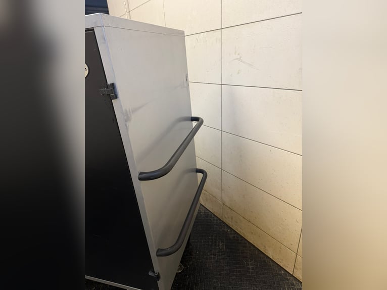 Alfako Maxi Prestige Pferde-Turnierschrank inkl. 2 Überzüge & Top-Schrank