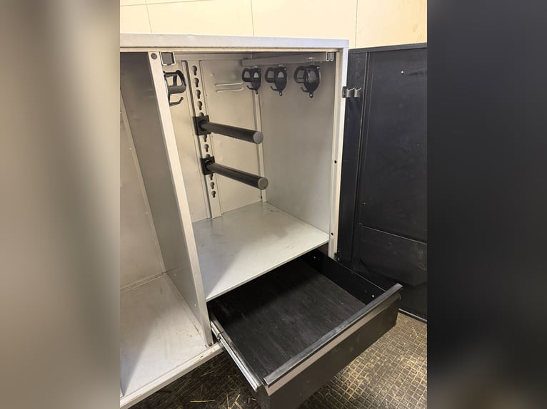 Alfako Maxi Prestige Pferde-Turnierschrank inkl. 2 Überzüge & Top-Schrank