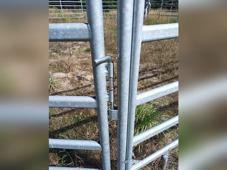 Roundpen aus Panel Teilen, 12m