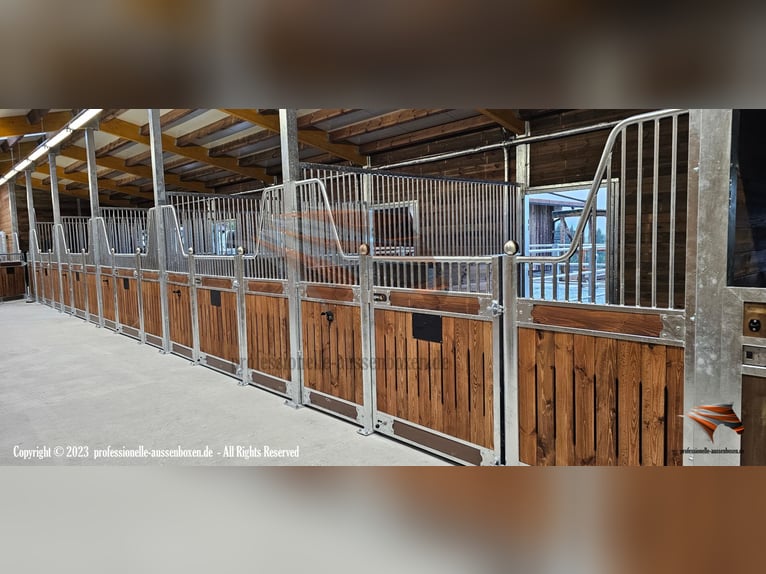 Boxenstall - Pferdebox & Stallboxen | Trennwand und Boxenfront Top für Ihre Pferdehaltung
