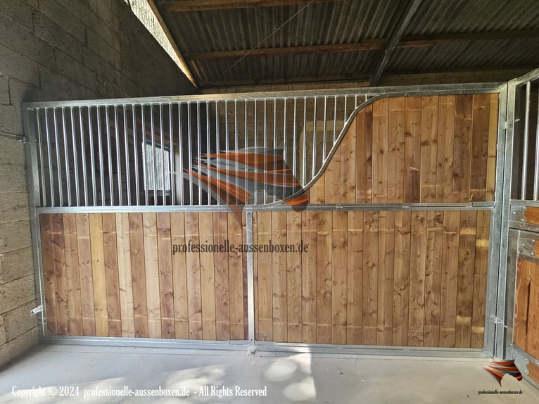 Boxenstall - Pferdebox & Stallboxen | Trennwand und Boxenfront Top für Ihre Pferdehaltung