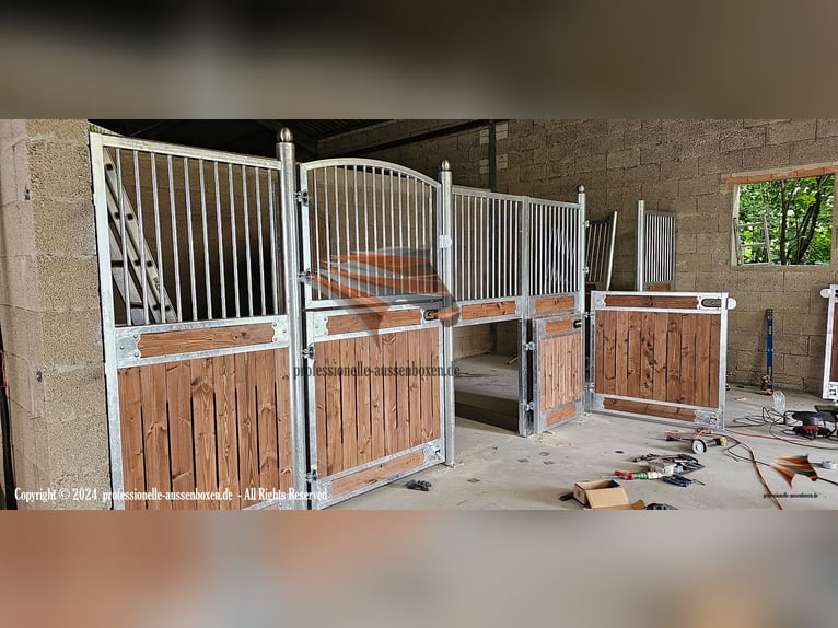 Boxenstall - Pferdebox & Stallboxen | Trennwand und Boxenfront Top für Ihre Pferdehaltung