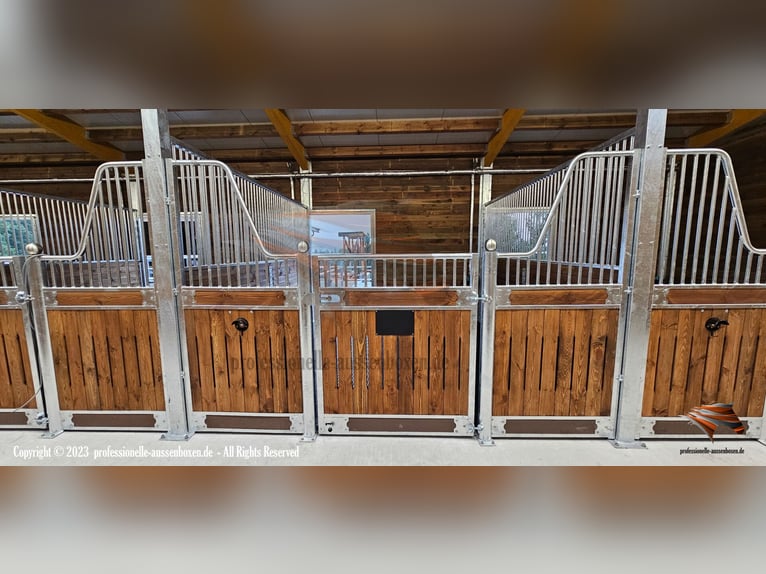 Boxenstall - Pferdebox & Stallboxen | Trennwand und Boxenfront Top für Ihre Pferdehaltung