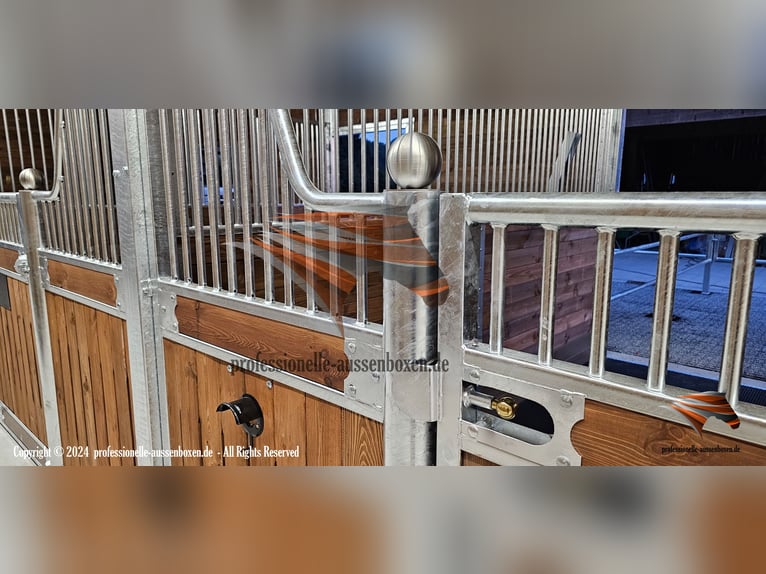 Boxenstall - Pferdebox & Stallboxen | Trennwand und Boxenfront Top für Ihre Pferdehaltung