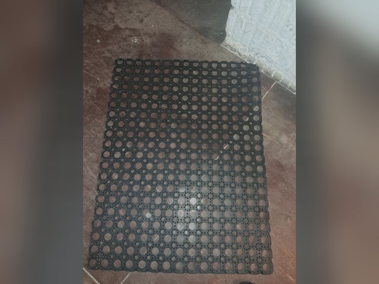 Ca 30 Ringgummimatten Für Stall Paddock Etc Neuware Günstig Abzugeben