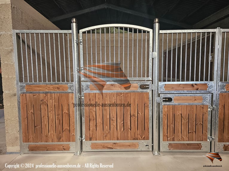 Exklusive Pferdebox | Innenboxen - Trennwand, Boxenstall & Boxenfront - Stallboxen