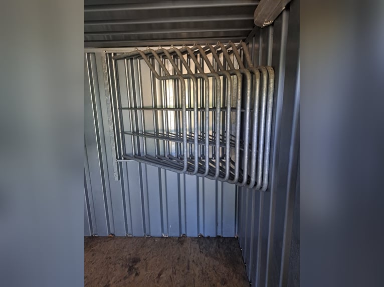 Praktischer Deckencontainer mit 30 Haltern