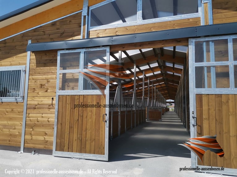 AMERICAN BARN – TOP Stallbau: Pferdestall, Außenboxen, Pferdeboxen, Offenstall und Weidehütten
