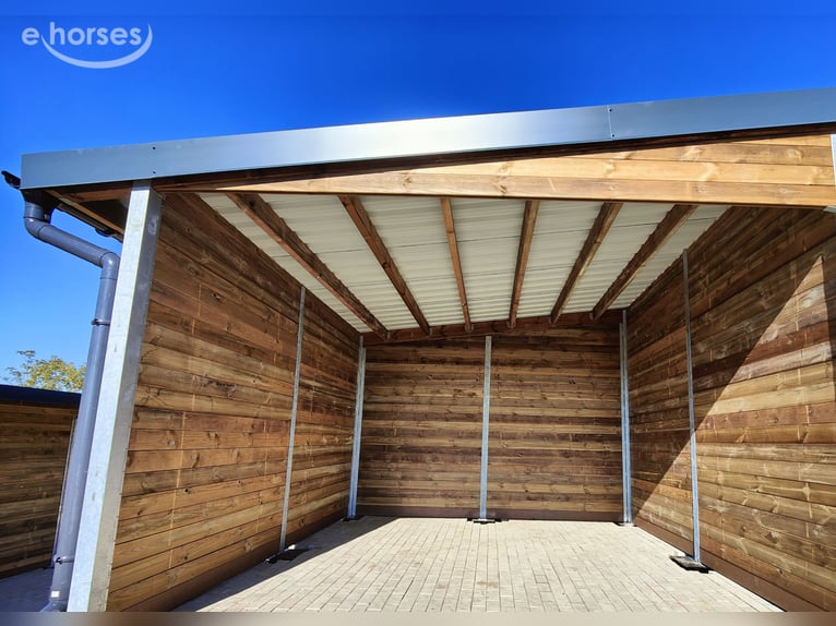 Laufstall für Pferde kaufen - Offenstall bauen, Weidehütte suchen, Pferdeunterstand bestellen