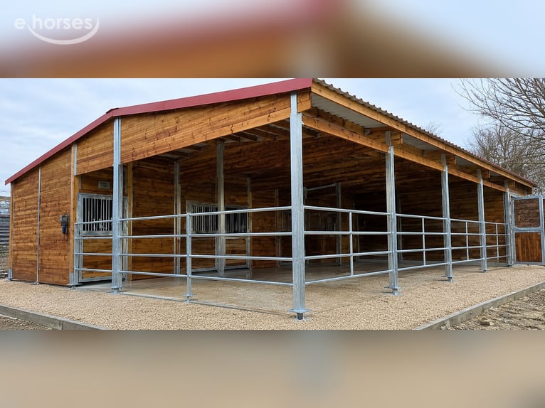 Stallbau & Pferdeställe - Außenställe und Pferdeboxen kaufen & Pferdeunterstände für Pferde