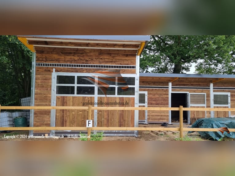 Stallbau & Pferdestall, Außenbox, Pferdebox, Offenstall und Weidehütten mit Heuraufe
