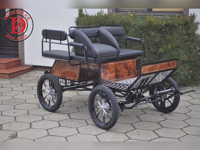 Wagonetka dla koni typu pony, szerokość pod siodło 120 cm, w komplecie z dwoma uprzężami, osiem tarc