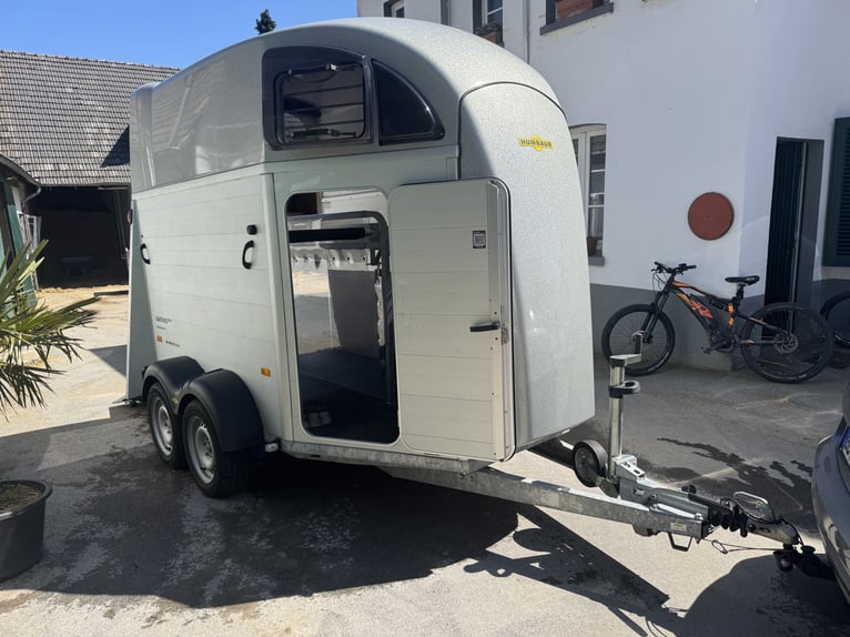 2-Pferdeanhänger Humbaur Xanthos Aero 2400