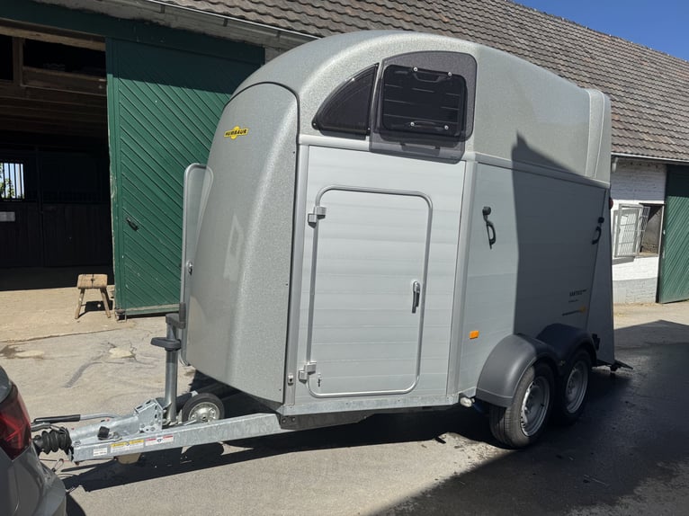 2-Pferdeanhänger Humbaur Xanthos Aero 2400