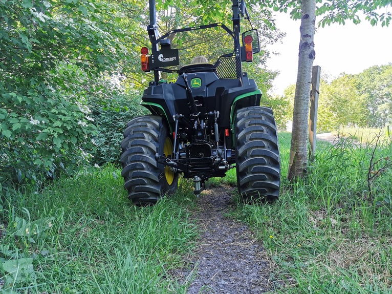 John Deere 3038E | Ausstellungsmaschine | 1x zum Aktionspreis | Kleintraktor Kompakttraktor