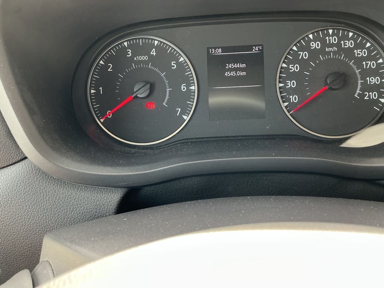 Renault Master z konstrukcją MSG-Stablehopper wielofunkcyjną, automatyczną skrzynią biegów, 3,5 tony