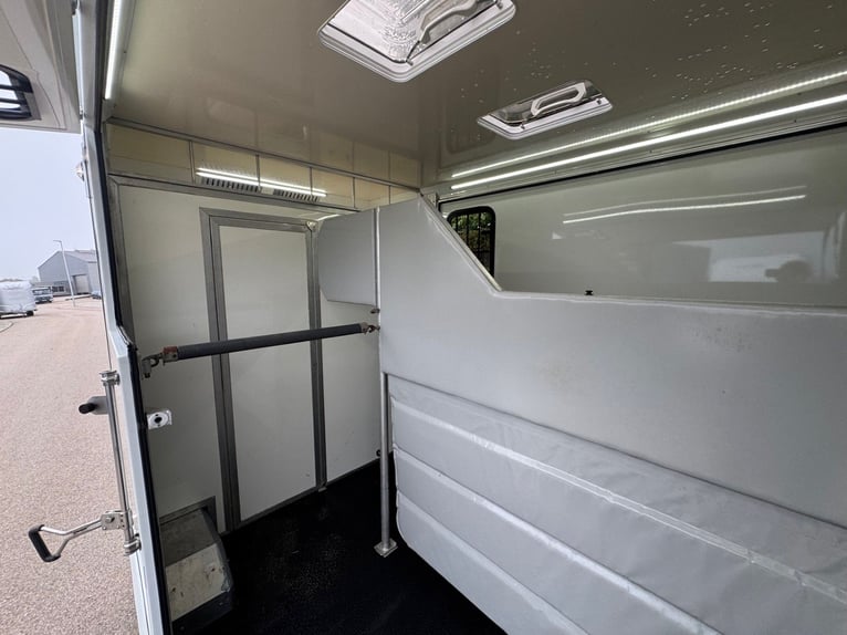 Transporter konny, 2 rampy boczne, tylko 20 500 km, transporter zwierząt, samochód dla koni, horseva