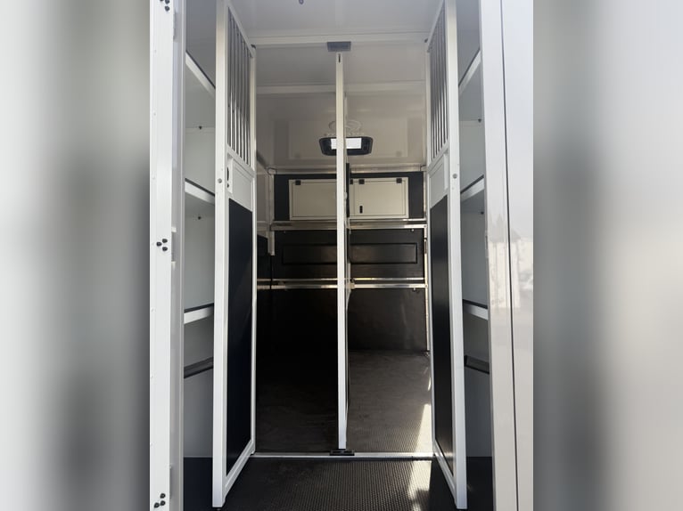 Volkswagen Crafter 4x4 (4Motion) 2023 New Horsebox for Stalion