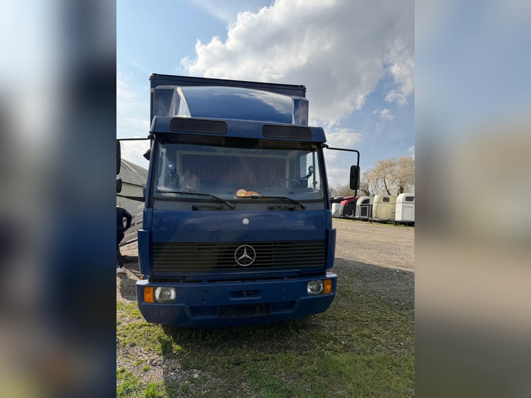 Końcówka pojazdu 814 Mercedes z homologacją H na 4 konie. Nowy przegląd techniczny.