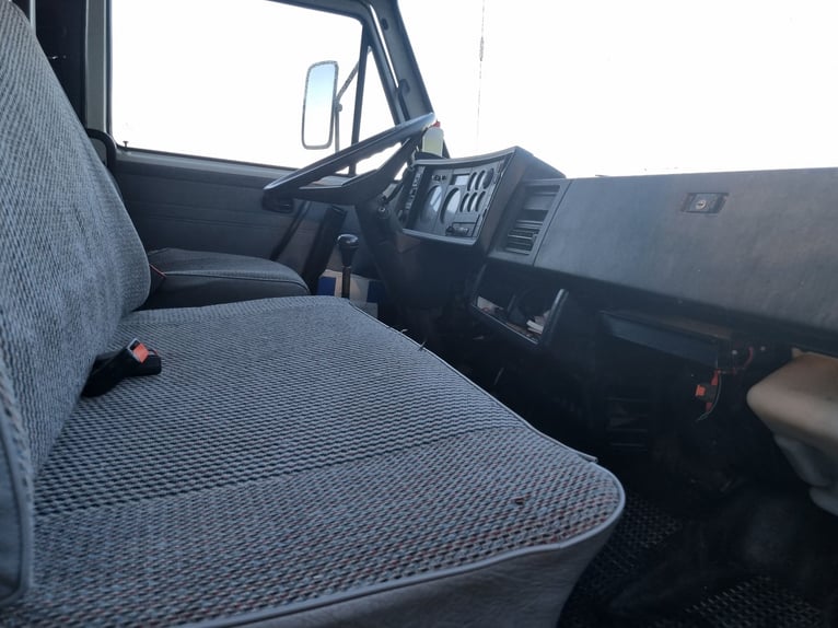 MAN samochód transportujący konie z przyczepą i zadaszeniem dla koni, bez przeglądu technicznego