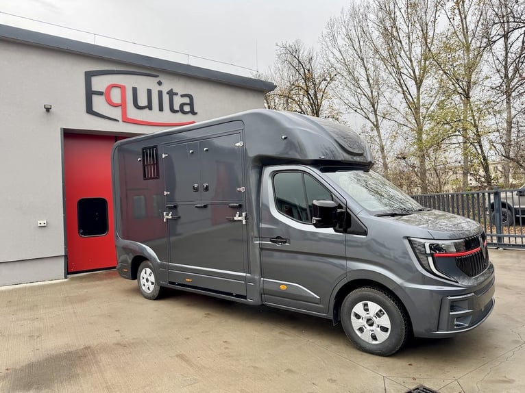 Nowy model Renault EQUITA 2-konny, 3-miejscowy transporter konny, samochód ciężarowy z automatyczną 