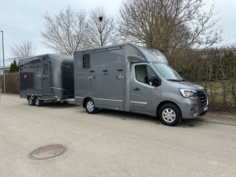 Przewoźnik koni Renault – zestaw do przewozu zwierząt z licencją B/E, transportery dla zwierząt, wła