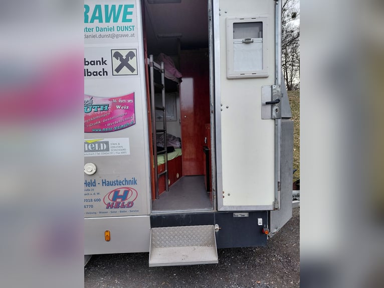 Tani samochód ciężarowy do przewozu koni z przyczepą kempingową na sprzedaż z powodu pilnej konieczn