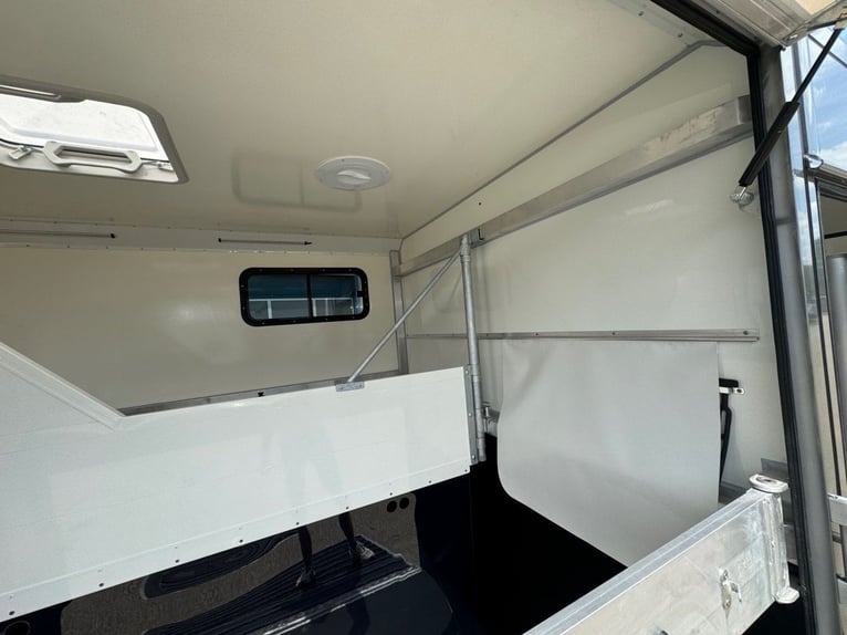 Transporter dla koni DT, przyczepa dla 2 koni, 2,7 t, z szafką na siodła, trailer dla samochodu, tra