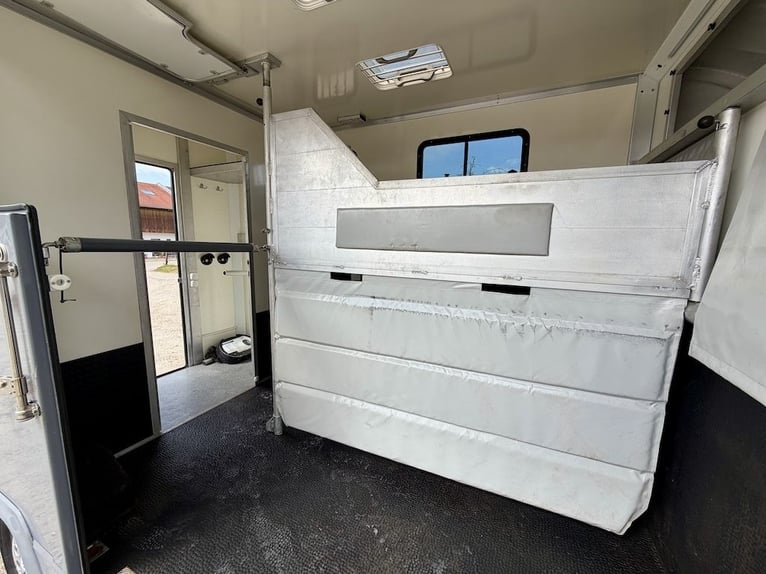 Używany transporter dla dwóch koni Citroën Jumper, 3-osobowy
