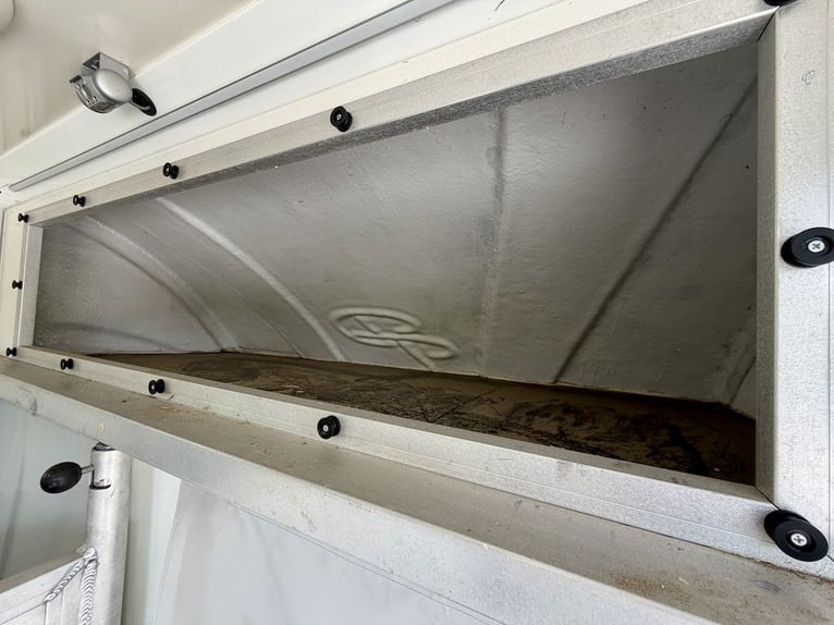 Używany transporter koni Citroën Jumper na przewóz dwóch koni, 3-miejscowy