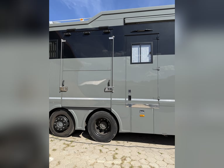 MB Actros z zabudową JL