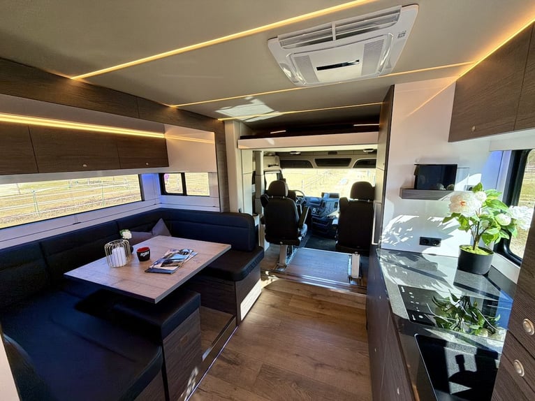 Mercedes-Benz Actros 2545 RJH Exclusive H6 – nowy i dostępny od ręki! Transporter konny, ciężarówka