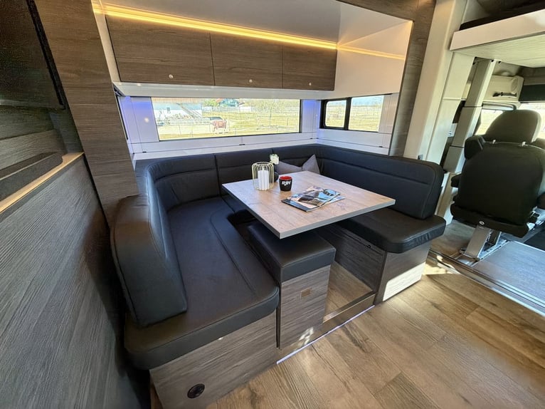 Mercedes-Benz Actros 2545 RJH Exclusive H6 – nowy i dostępny od ręki! Transporter konny, ciężarówka