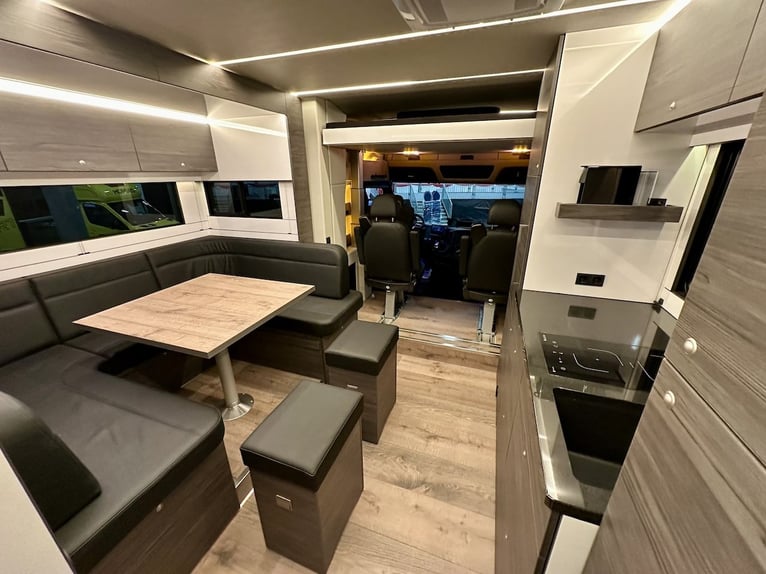 Mercedes-Benz Actros 2545 RJH Exclusive H6 Pferdetransporter LKW Neu und sofort verfügbar!